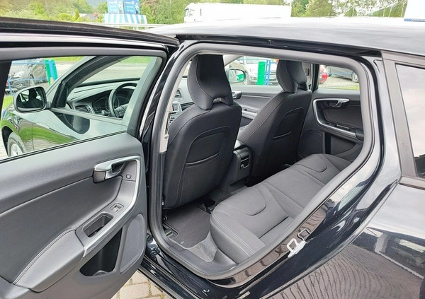 Volvo V60 cena 39900 przebieg: 278227, rok produkcji 2015 z Korsze małe 326